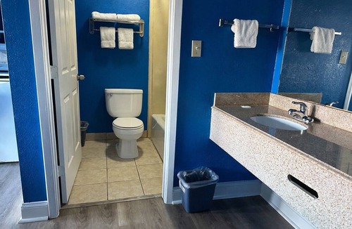 Fairfield Hotel | Apollo Lodge and RV Park