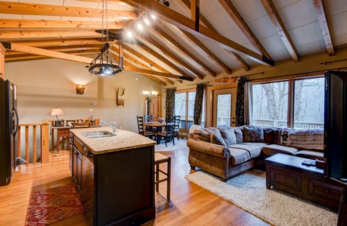 Boone House | Appalachian Retreat Between Boone Blowing Rock Hot Tub WiFi