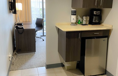Waikiki Condo | Aqua Palms 306 Condo by RedAwning