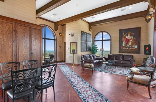Johnson City Hotel | Arc de Texas - Napoleon Suite I Pools, fishing, ATV on an expansive 2001 acres