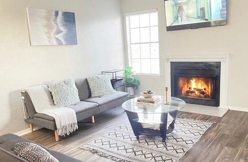 North Arlington Apartment | Arlington Entertainment district less than 2mi to AT&T Stadium !