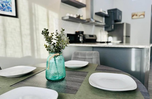 Biggs Field House | Artsy Double-Unit 1504B