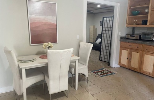 Athens Apartment | Athens Vibe Cozy Place, ready for Gameday!