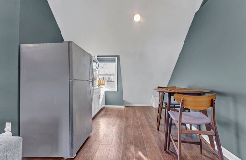 Woodridge Apartment | Attic Haven in the Pulse of the DC’s Vibrant Buzz!