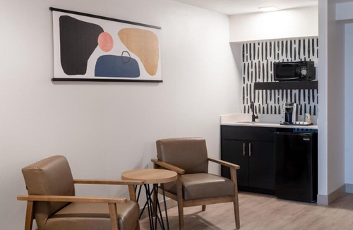 Austin Hotel | Atwell Suites Austin Airport by IHG