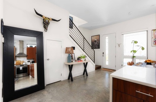 Dawson House | ATX Art House l Pool l HotTub l Cold Plunge