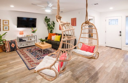Austin House | ATX Paradise l Heated Private Pool & Spa