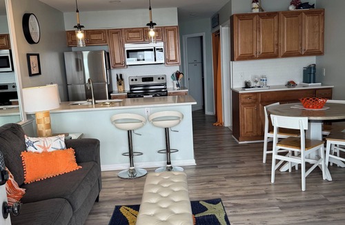 Ocean Isle Beach Condo | AUG 1-8 WEEKLY DISC - Ocean Front 1 bedroom just steps to the beach