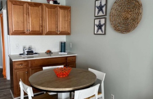 Ocean Isle Beach Condo | AUG 1-8 WEEKLY DISC - Ocean Front 1 bedroom just steps to the beach