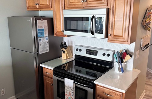 Ocean Isle Beach Condo | AUG 1-8 WEEKLY DISC - Ocean Front 1 bedroom just steps to the beach