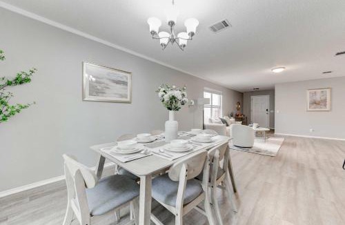 McNeil House | Austin Home Near Lakeline Mall & Pinballz Austin