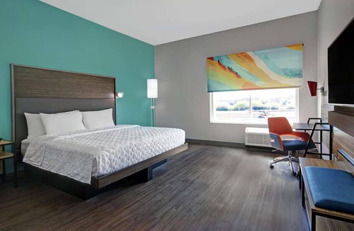 Montopolis Hotel | Austin Intl Airport King Studio Breakfast & Gym