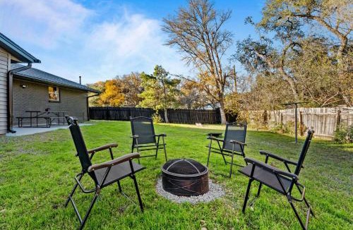 Barton Hills House | Austin Retreat with Private Pool l Mins to Downtown
