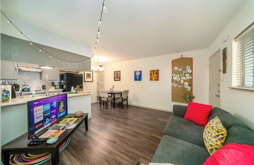North University Apartment | Austinite - Near UT, Hyde Park & Moody Center