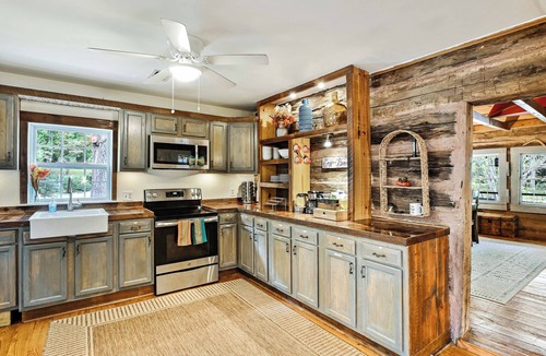 Dahlonega Cabin | Authentic Cherokee Cabin Farm: Pickleball, Firepit, Swing, Creeks, Grills