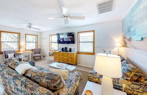 Avon House | AV82 Bird Haus Cottage