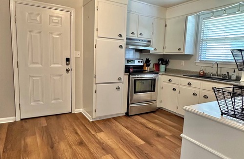 Savannah House | Available July 17! Early St Executive Rental- hospitals,HAAF,10 min to downtown
