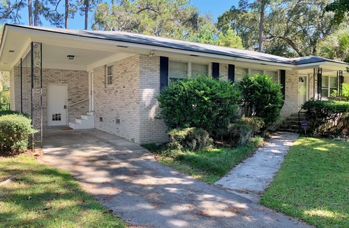 Savannah House | Available July 17! Early St Executive Rental- hospitals,HAAF,10 min to downtown