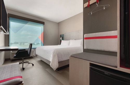 California Hotel | avid hotel California - Lexington Park by IHG