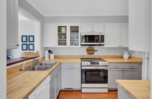 Isle of Palms Condo | Award-Winning Resort Amenities | Racquet Club Villa 28