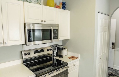 Central Myrtle Beach Apartment | Awesome 2 Bdrm, 2 full bath with gorgeous views of the golf course and pool!