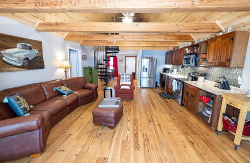 LaGrange Cabin | Awesome Lakefront House on West Point Lake in LaGrange, Ga