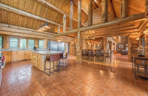 Lake Norman of Catawba House | Azalea Retreat- The Lodge | Pool | Pickleball