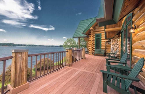 Lake Norman of Catawba Cottage | Azalea Retreat- The Lodge by Avantstay Best View