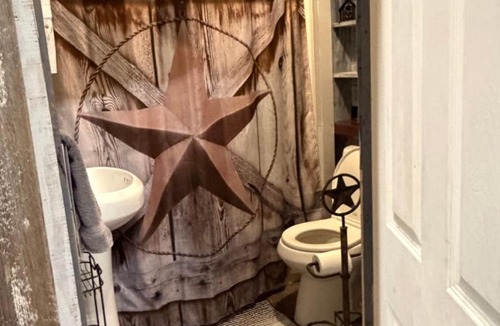 Dripping Springs Bed & Breakfast | Backwoods BNB