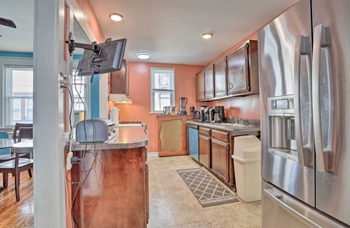 Lansdowne House | Backyard Patio! Philly Stay Near Lincoln Financial