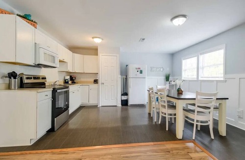 Atlantic Beach House | Bailey's Beach Cottage Unit 1