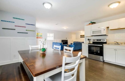 Atlantic Beach House | Bailey's Beach Cottage Unit 1