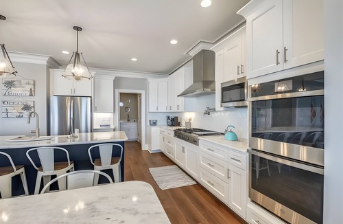 Windy Hill House | Bailey's Lighthhouse