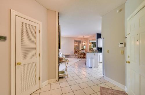 Clayton House | Balcony & Golf Course View! Condo at Kingwood