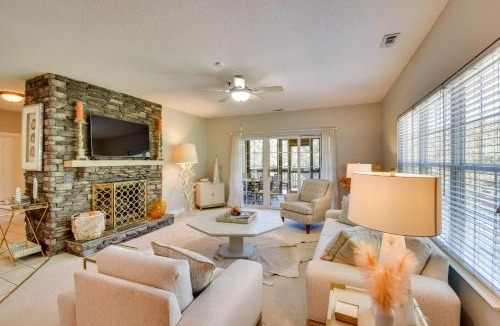 Clayton House | Balcony & Golf Course View! Condo at Kingwood