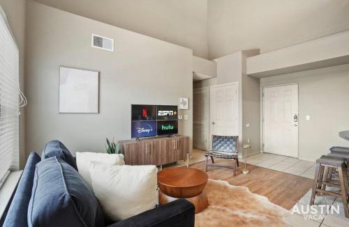 West Campus Apartment | Balcony Views and Ideal West Campus Austin Location