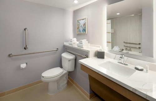 Downtown West Hotel | Baltimore Marriott Inner Harbor at Camden Yards
