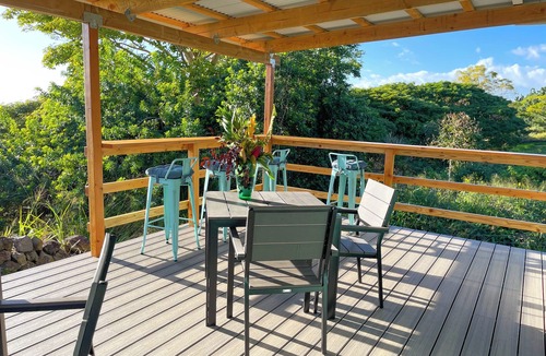 Kealakekua Apartment | Bamboo Canopy with Shared Bath and Common House