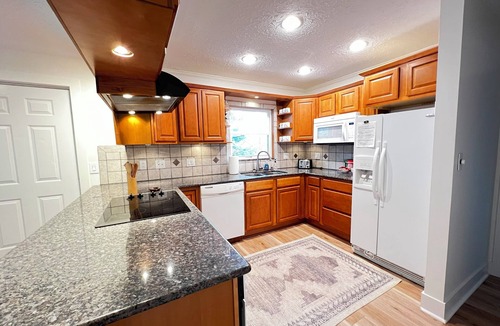 Mill Ridge House | Banner Elk house sleeps 8. Minutes to everything!