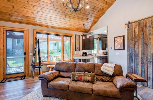Banner Elk House | Banner View One and a half miles from downtown Banner Elk, Hot tub