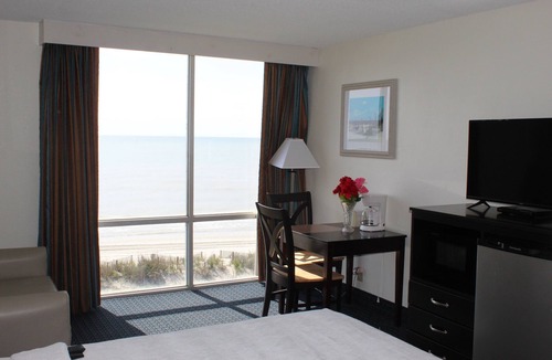 Downtown Myrtle Beach Hotel | Bar Harbor