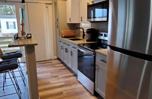 Colington House | Barefoot Bungalow - 1 BR on Canal! - 15 Miles from OBX