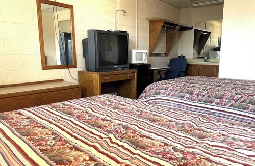 Bartlesville Hotel | Bartlesville Adventure Hub | Pet-Friendly | Museums & Historic Sites Access