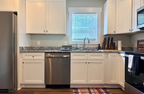 Boiling Spring Lakes House | Base Camp! Gateway to Southport, 35. min from ILM. Pets Ok, 25 min from Beach