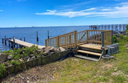 Freeport House | Bayfront Breeze