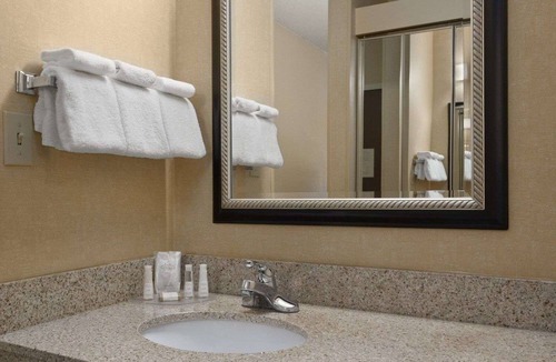 St. Andrews Hotel | Baymont by Wyndham Columbia Northwest