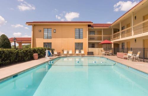 Conestee Hotel | Baymont by Wyndham Greenville Woodruff Rd