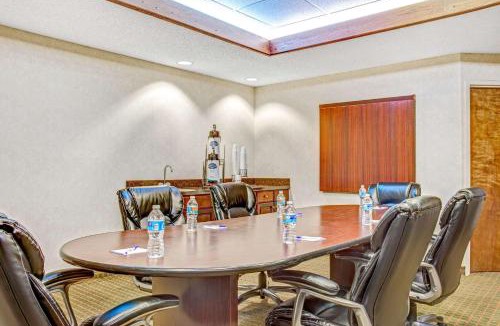McDonough Hotel | Baymont by Wyndham McDonough
