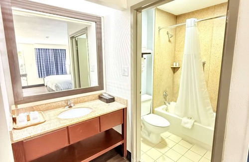 Tallahassee Hotel | Baymont by Wyndham Tallahassee