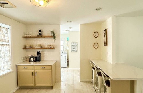 North Cape May House | Bayside, Cozy, Updated 2BR 1.5B, Lg deck/priv yd, Outdoor dining, Bikes Incl
